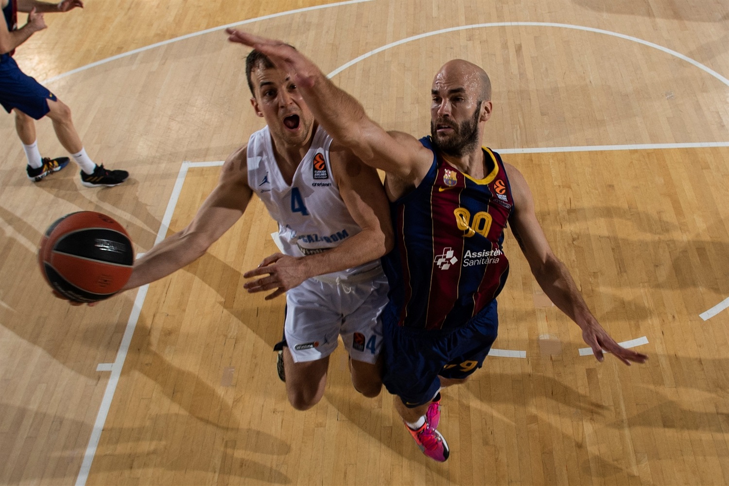 Kevin Pangos y Brandon Davies, MVP`s de la semana en la EuroLeague
