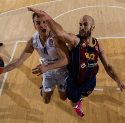Kevin Pangos y Brandon Davies, MVP`s de la semana en la EuroLeague