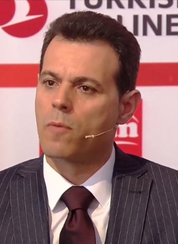 Rueda de empresa del entrenador campeón de la EuroLiga, Dimitris Itoudis