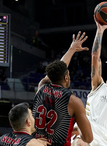El Real Madrid remonta y mantiene su racha en EuroLiga (76-67)