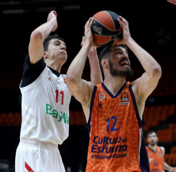 Valencia Basket sobrevive a una dura batalla para seguir optando al PlayOff (83-76)