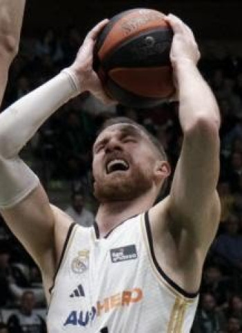 El rodillo blanco saca al Joventut del partido (73-101)