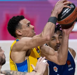 Maccabi sigue imparable con su victoria sobre el Valencia Basket, 95-80
