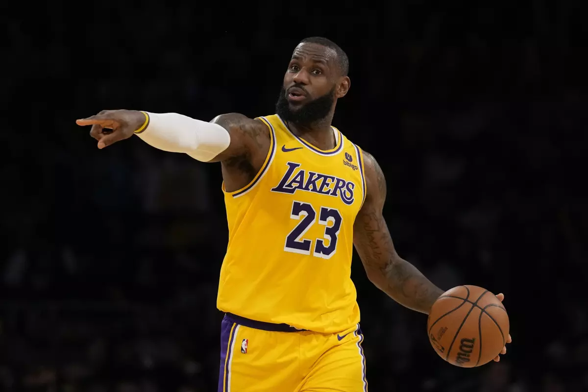 LeBron James, apunto de cumplir los 39, sigue marcando diferencias