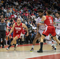 El Bàsquet Girona rompe su mala racha en el debut de Katsikaris (80-61)