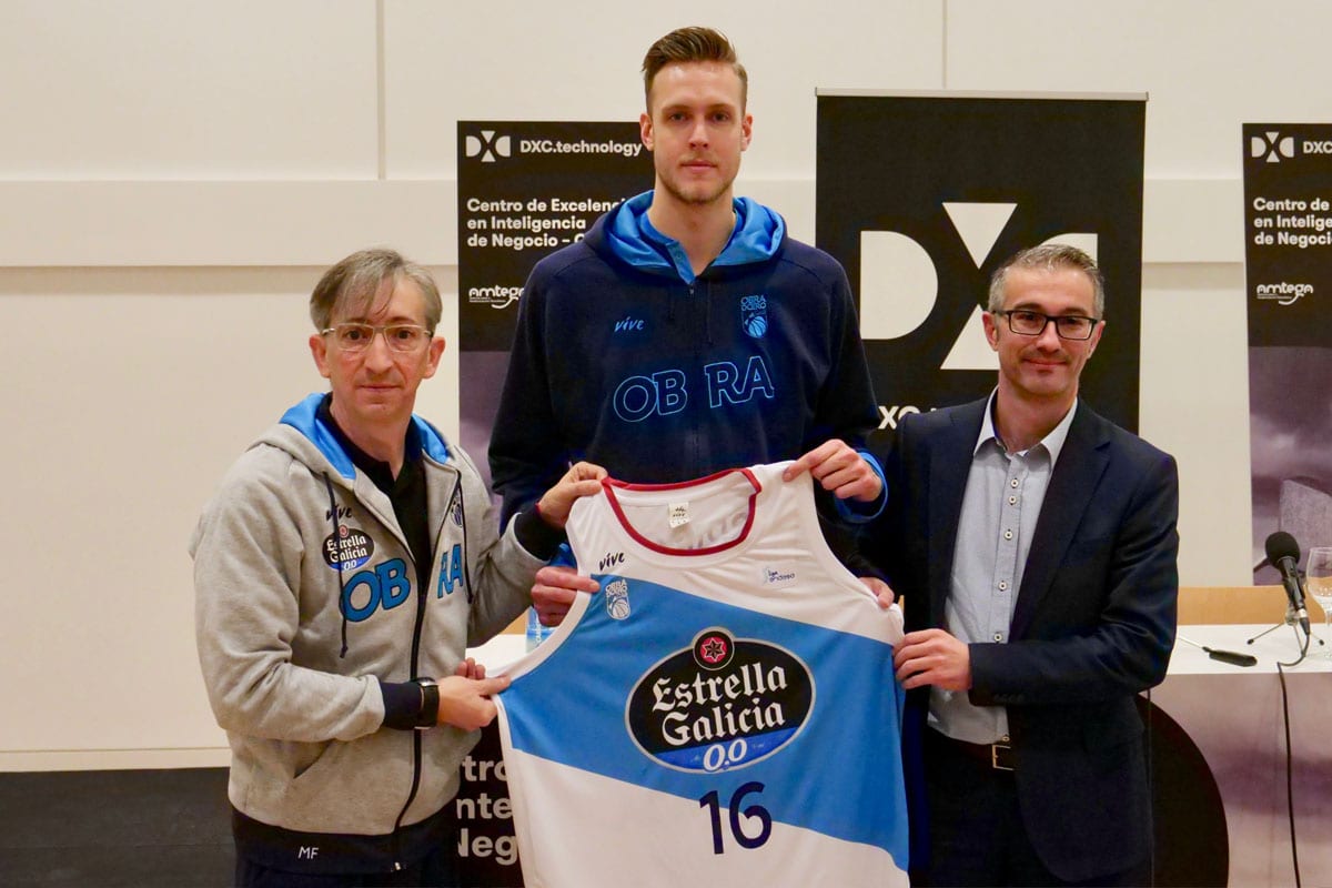 Nick Spires: “El Monbus Obradoiro es el mejor sitio para dar un paso más y mejorar como jugador y persona”