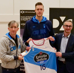 Nick Spires: “El Monbus Obradoiro es el mejor sitio para dar un paso más y mejorar como jugador y persona”