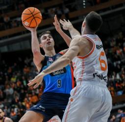 Valencia supera a un combativo Básquet Coruña (91-99)