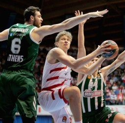 El Zenit se une a la lista de equipos interesados por Mindaugas Kuzminskas