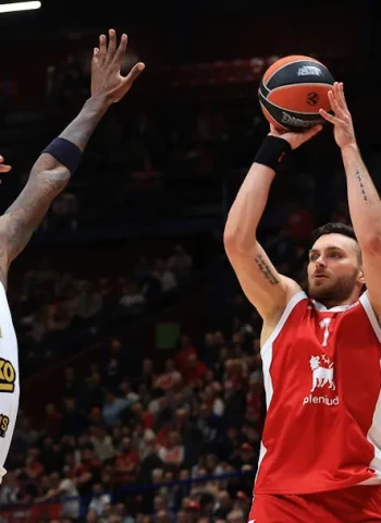 Milán supera a Fenerbahce para impulsar sus esperanzas de postemporada, 77-76
