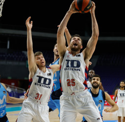 TD Systems Baskonia suma su tercera victoria en el WiZink Center (84-86)