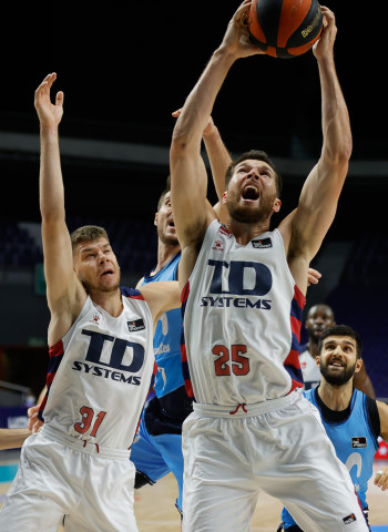 TD Systems Baskonia suma su tercera victoria en el WiZink Center (84-86)