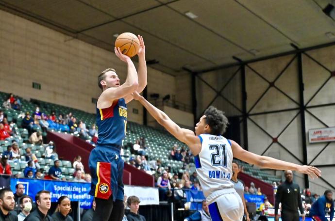 Nik Stauskas fichará por los Boston Celtics