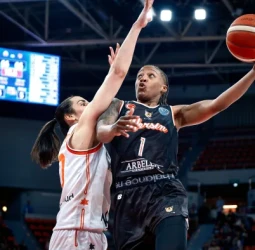 Anderson lleva a Mersin a la gran Final tras vencer a Valencia, 68-66