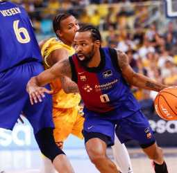 El Barcelona se agarra a sus opciones coperas, 74-77