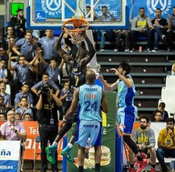 Iberostar Tenerife también gana sufriendo (81-72). Vázquez 13+9 el mejor