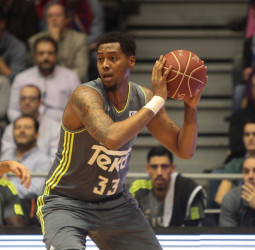 Trey Thompkins se queda en el Real Madrid