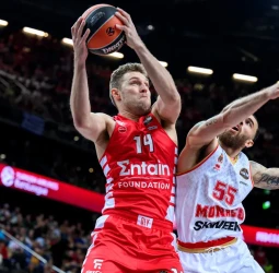 Un tercer cuarto para la historia le da el pase al Olympiacos el pase a la final (76-62)