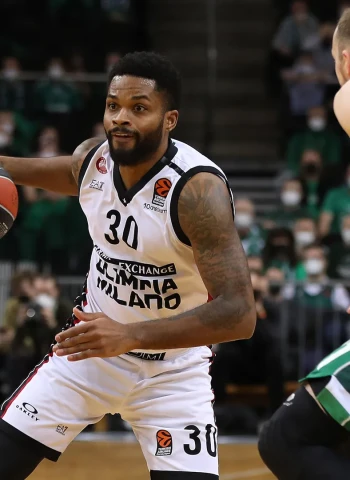 El Milán se aferra a una dura victoria en Kaunas (70-74)