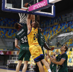 El Herbalife Gran Canaria se ahoga en la orilla (80-84)