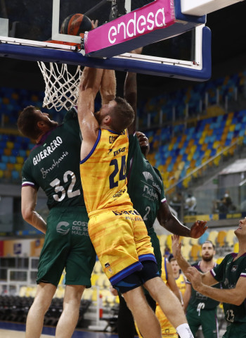 El Herbalife Gran Canaria se ahoga en la orilla (80-84)
