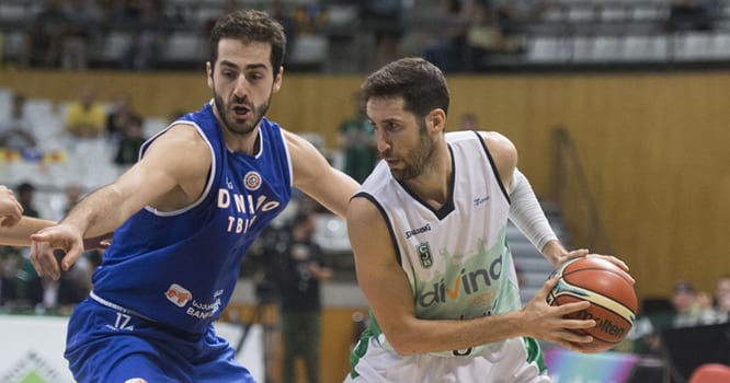 Avanzan con paso firme (86-66)