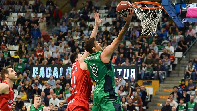 El Divina Seguros Joventut certifica la permanencia ante Montakit Fuenlabrada. Un mes y medio de milagro (95-87)