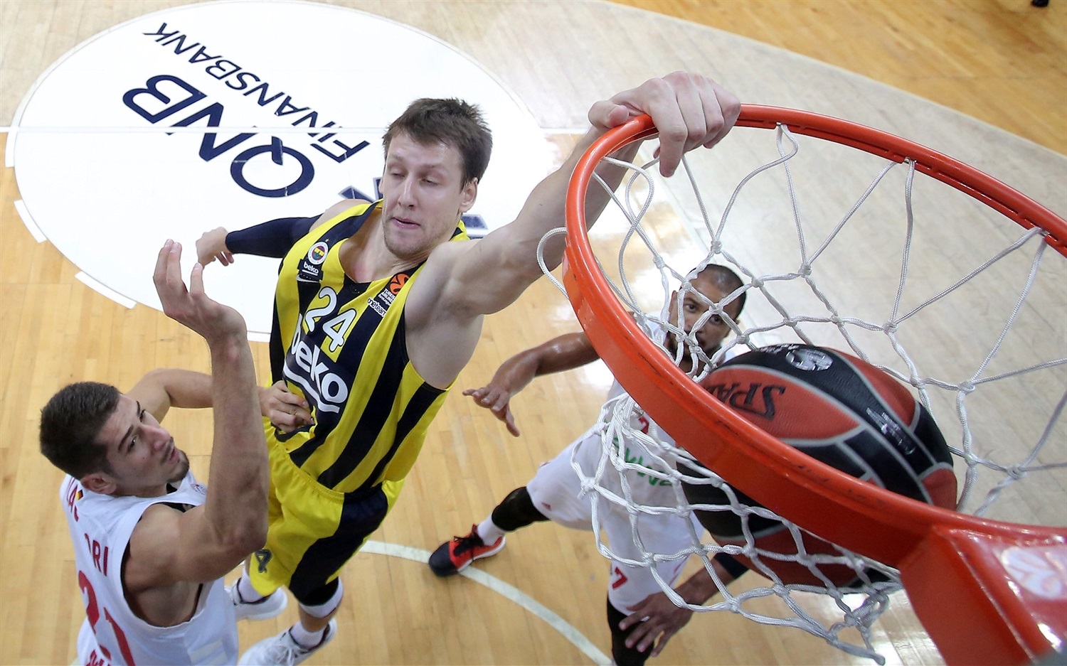 Jan Vesely, más cerca del Barcelona?