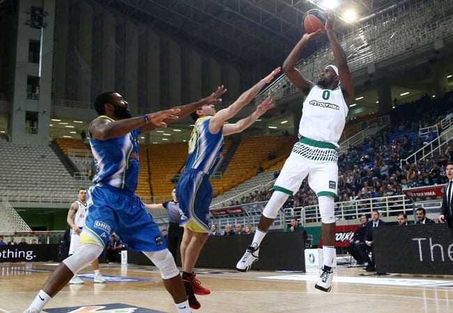 Olympiacos y Panathinaikos no ceden en su particular duelo