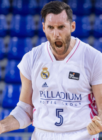 El Real Madrid da un golpe de autoridad en el Clásico (85-87)
