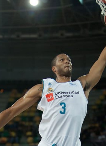 Randolph lidera la remontada del Real Madrid en Bilbao (80-87)