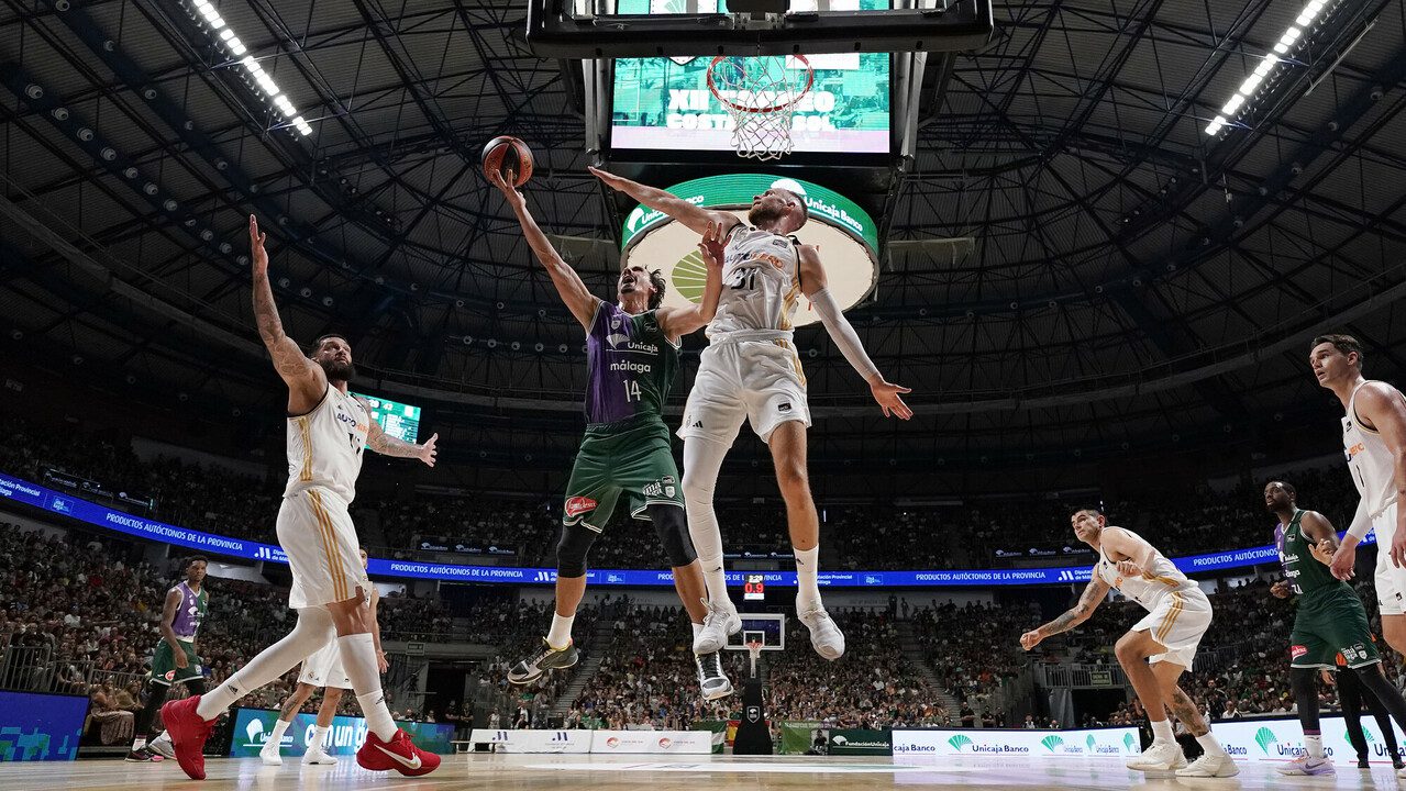 Unicaja arrasa al Real Madrid y gana el Torneo Costa del Sol (83-66)