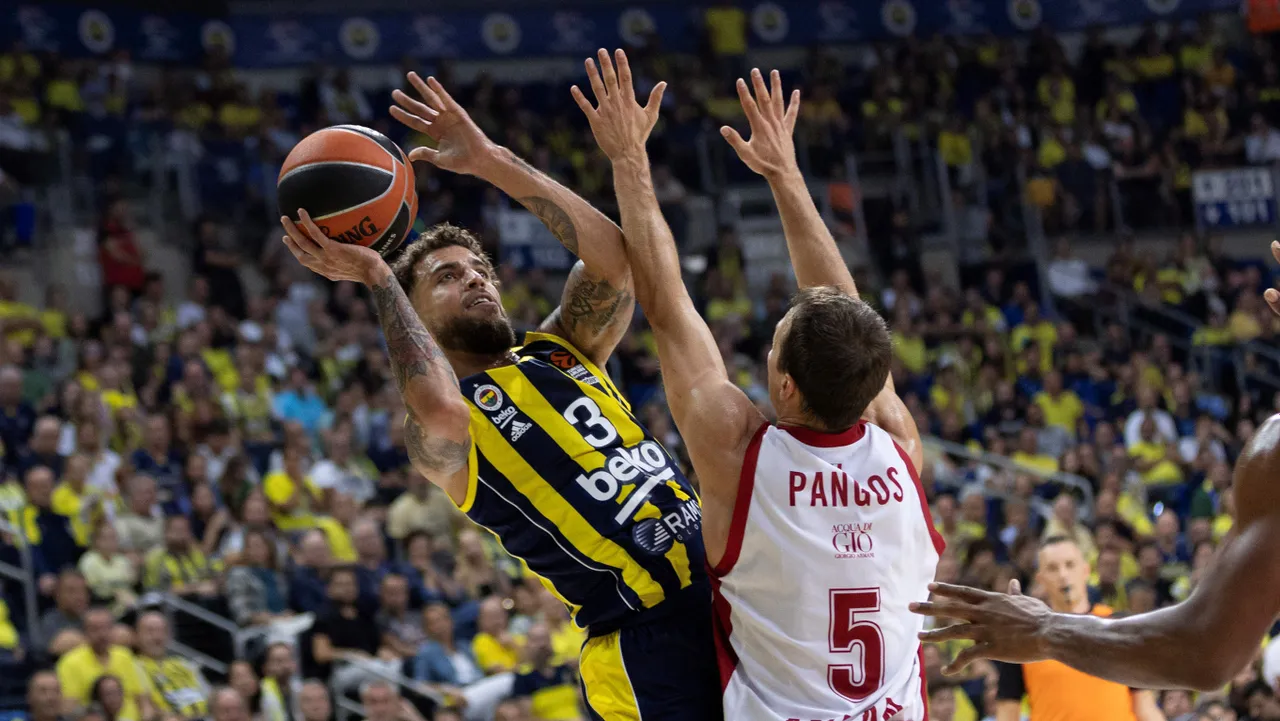 Fenerbahce supera a Milán en el tiempo extra, 85-82