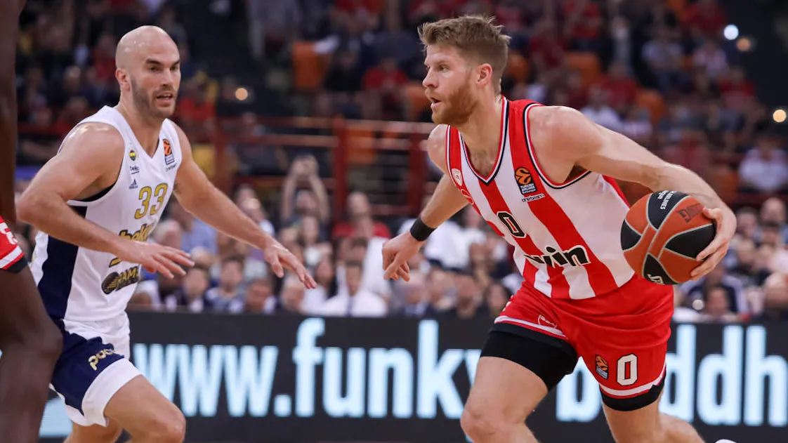 Olympiacos vence al Fenerbahce en la prórroga, 84-81
