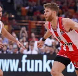 Olympiacos vence al Fenerbahce en la prórroga, 84-81