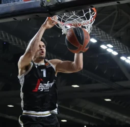 Olympiacos logra aplacar el intento de remontada de la Virtus, 83-85