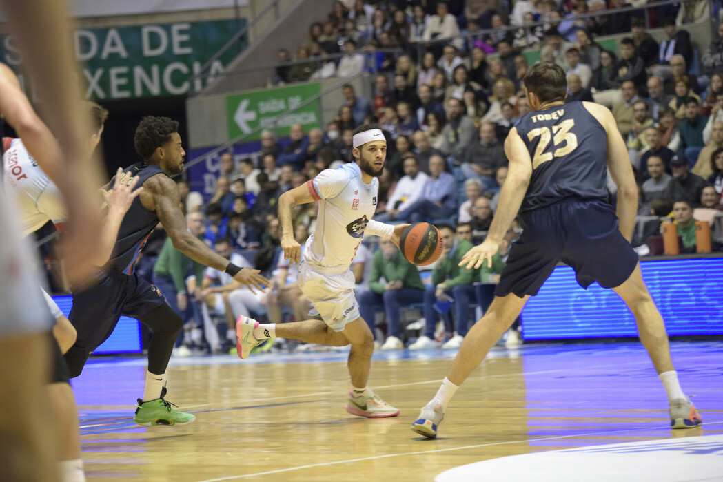Monbus Obradoiro consigue una victoria épica contra el Barça (76-74)