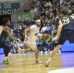 Monbus Obradoiro consigue una victoria épica contra el Barça (76-74)