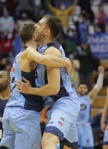 El Río Breogán vence al Bitci Baskonia 19 años después