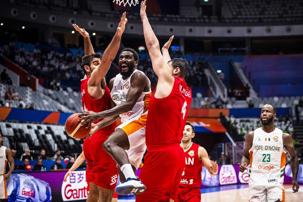 Costa de Marfil vence a Irán en un emocionante desenlace (71-69)