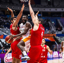 Costa de Marfil vence a Irán en un emocionante desenlace (71-69)