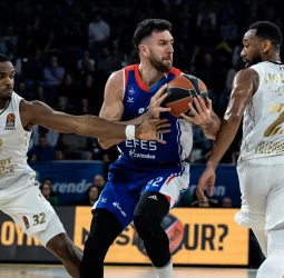 El Efes remonta y se impone al ASVEL (78-72)