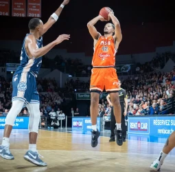 Basquet Girona negocia con William Howard