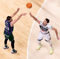 Triunfo del Unicaja con una remontada desde el perímetro en el derbi andaluz, 95-78