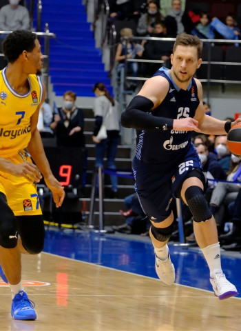 El Zenit sobrevive a la remontada del Maccabi (73-71)