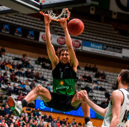Recital ofensivo del Joventut para consolidarse en lo alto del grupo, 104-81