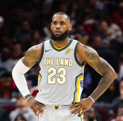 Los Clippers dejan sin victoria a Griffin, Sixers supera a Pelicans y un LeBron total salva a los Cavaliers
