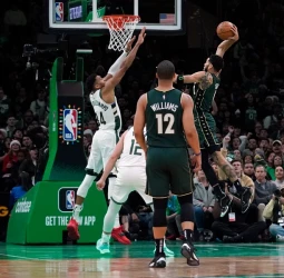 Los Celtics superan a los Bucks por navidad (139-118)