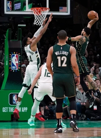 Los Celtics superan a los Bucks por navidad (139-118)