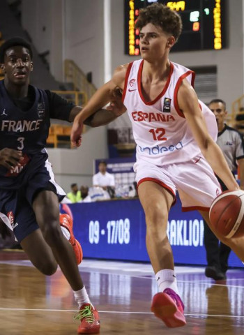 España logra la plata en una gran final ante Francia, 70-82